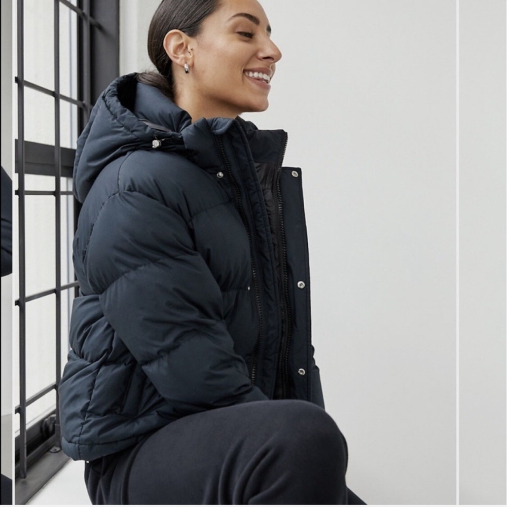 Aritzia Super Puff Shorty Jacket Black Sold Out size Large - Picture 4 of 12